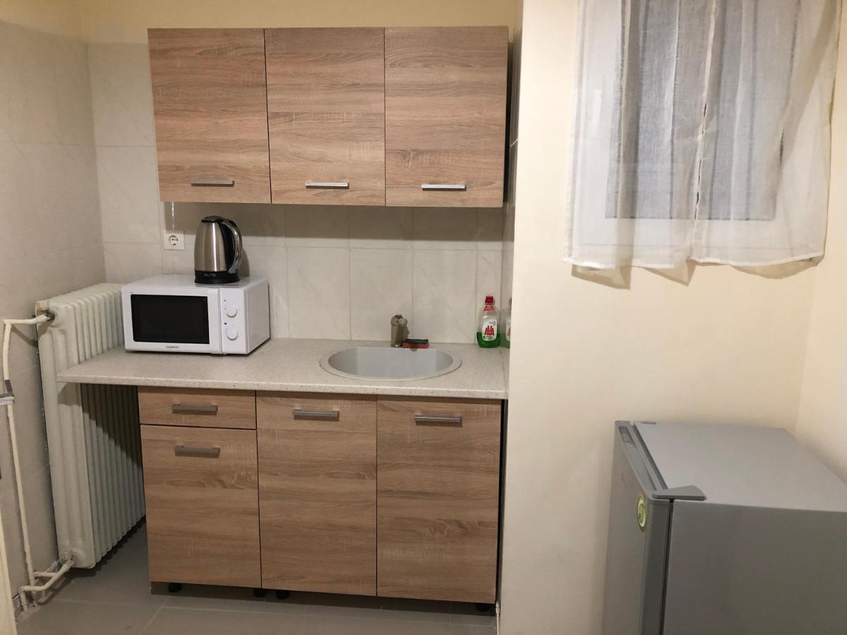 Nikolakakis Rooms Lavrio Exterior foto