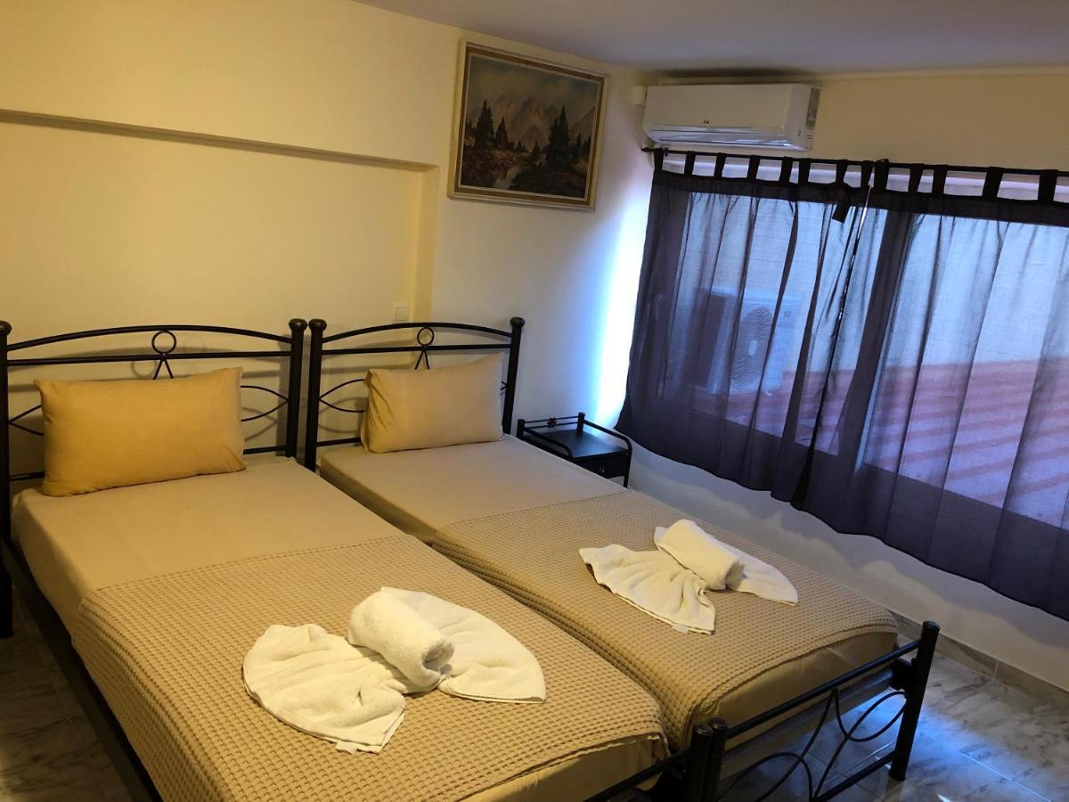 Nikolakakis Rooms Lavrio Exterior foto