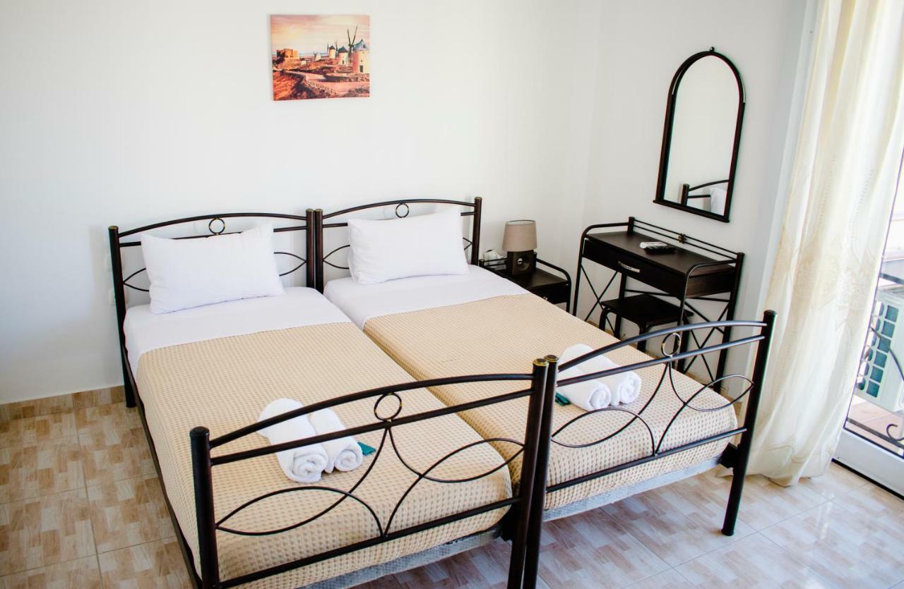 Nikolakakis Rooms Lavrio Exterior foto
